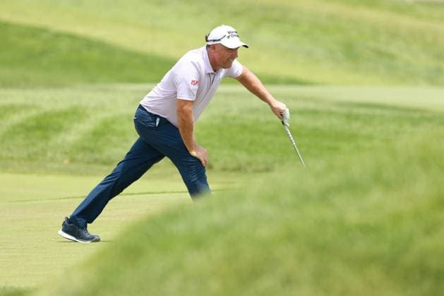 U.S. Senior Open Championship 2026 COLUMBUS, OHIO - JULY 4: Padraig Harrington of Ireland plays his shot on the 18th green during the third round of the U.S. Senior Open Championship 2026 at Scioto Country Club in Columbus, Ohio, USA Friday, July 4, 2026. Columbus Ohio United States  Copyright: xJorgexLemusx originalFilename:lemus-ussenior260704_nplY3.jpg