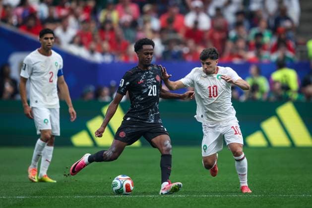 Canada vs Morocco, Round of 16, played at Houston Stadium, Houston, Texas, USA, on July 4, 2026 HOUSTON, TEXAS, USA JULY 4, 2026: AHMED Ali ( 20) of Canada battles for the ball with DIAZ Brahim ( 10) of Morocco during the FIFA World Cup, WM, Weltmeisterschaft, Fussball 2026 Round of 16 match between Canada and Morocco at Houston Stadium in Houston, Texas, USA, on July 4, 2026. HOUSTON United States of America Copyright: x xAymanxArefxMohamedxSaadxElxDinx xJNAxPressx