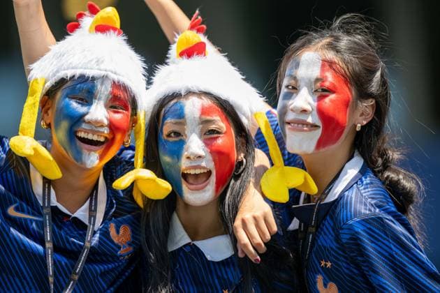 July 4, 2026, Philadelphia, Pennsylvania, United States: France and Paraguay fans in the stands during the round of 16 World Cup match at Philadelphia Stadium Philadelphia United States - ZUMArf1_ 20260704_zaf_rf1_003 Copyright: xRickyxFitchettx