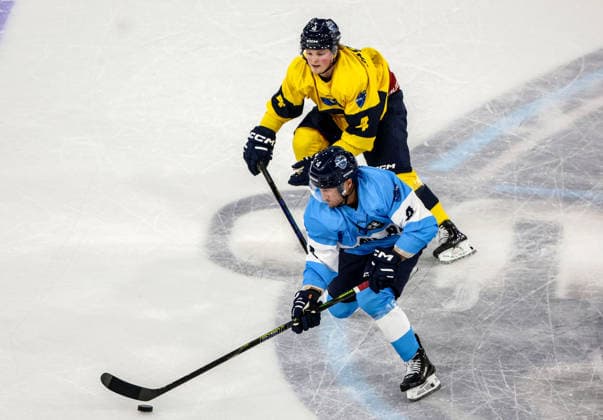 3ICE World Cup, SSE Arena, Belfast 4 7 2026 Sweden vs Finland Sweden s Carl Jacobson with Finland s Teemu Pulkkinen Carl Jacobson with Teemu Pulkkinen 4 7 2026  Copyright: xWilliamxCherry Presseyex 3ICE Sweden v 3ICE Finland_006