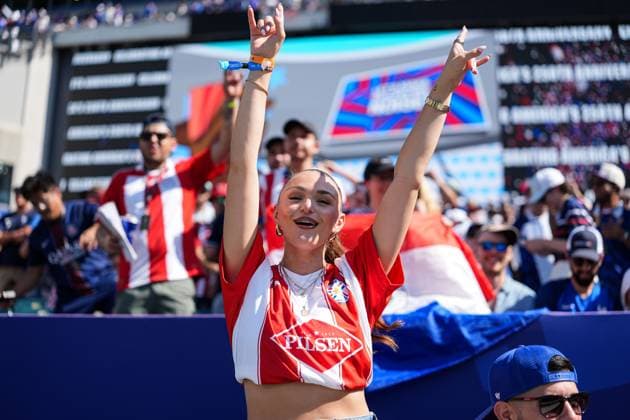 Paraguay fan in high spirits ahead of kick off Paraguay v France 2026 FIFA World Cup, WM, Weltmeisterschaft, Fussball Round of 32, Football, Philadelphia Stadium, Philadelphia, Pennsylvania, USA - 04 Jul 2026Philadelphia Philadelphia Stadium Pennsylvania (PA) United States of America  Copyright: xIsmaelxAdnan Shutterstockx 16975708p