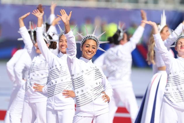 FIFA World Cup, WM, Weltmeisterschaft, Fussball 2026 - Round of 16 - Paraguay vs France Extras perform during a pre-game 4th of July show ahead of the FIFA World Cup 2026 Round of 16 match Paraguay against France, in Philadelphia, USA, 04 July 2026. PHILADELPHIA United States  Copyright: xSARAHxYENESELx