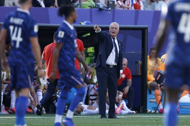 PHILADELPHIA - Paraguay manager Gustavo Alfaro during the 2026 FIFA World Cup, WM, Weltmeisterschaft, Fussball Round of 16 match between Paraguay and France at Philadelphia Stadium on July 4, 2026, in Philadelphia, United States. MAURICE VAN STEEN ANP FIFA World Cup 2026 - round of 16 2026 xVIxANPxSportx xMauricexvanxSteenxIVx 562811384 originalFilename: 562811384.jpg