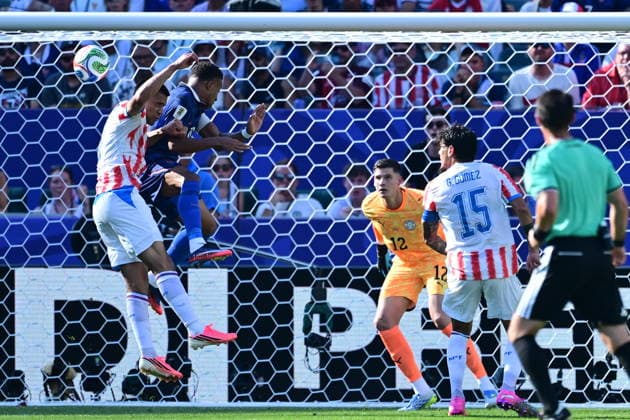 Paraguay v France - FIFA World Cup, WM, Weltmeisterschaft, Fussball 2026 - Round of 16 PHILADELPHIA, UNITED STATES - JULY 04: Kylian Mbappe (10) of France in action during the 2026 FIFA World Cup Round of 16 match between Paraguay and France at Lincoln Financial Field (Philadelphia Stadium) in Philadelphia, Pennsylvania, United States on July 04, 2026. Abdulhamid Hosbas Anadolu Pennsylvania United States. Editorial use only. Please get in touch for any other usage.  Copyright: x2026xAnadoluxAbdulhamidxHosbasx