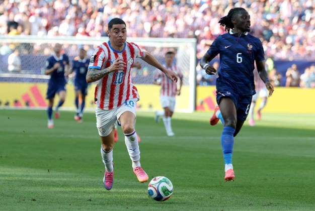 FIFA World Cup, WM, Weltmeisterschaft, Fussball 2026 - Round of 16 - Paraguay vs France Miguel Almiron of Paraguay in action during the FIFA World Cup 2026 Round of 16 match Paraguay against France, in Philadelphia, USA, 04 July 2026. PHILADELPHIA United States  Copyright: xSARAHxYENESELx