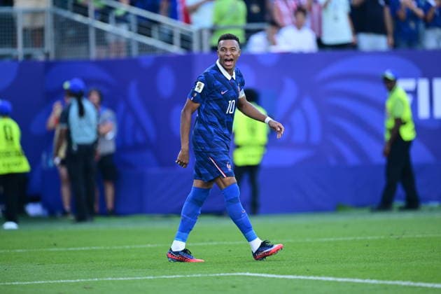 Paraguay v France - FIFA World Cup, WM, Weltmeisterschaft, Fussball 2026 - Round of 16 PHILADELPHIA, UNITED STATES - JULY 04: Kylian Mbappe (10) of France celebrates after scoring a goal during the 2026 FIFA World Cup Round of 16 match between Paraguay and France at Lincoln Financial Field (Philadelphia Stadium) in Philadelphia, Pennsylvania, United States on July 04, 2026. Abdulhamid Hosbas Anadolu Pennsylvania United States. Editorial use only. Please get in touch for any other usage.  Copyright: x2026xAnadoluxAbdulhamidxHosbasx
