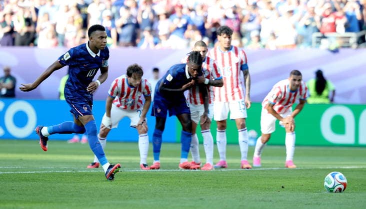 FIFA World Cup, WM, Weltmeisterschaft, Fussball 2026 - Round of 16 - Paraguay vs France Kylian Mbappe of France scoring the opening goal with a penalty during the FIFA World Cup 2026 Round of 16 match Paraguay against France, in Philadelphia, USA, 04 July 2026. PHILADELPHIA United States  Copyright: xSARAHxYENESELx