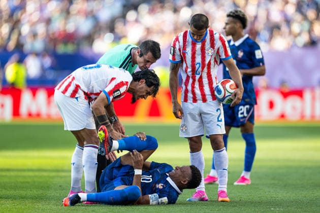 260704 Kylian Mbappe of France in pain during the FIFA World Cup, WM, Weltmeisterschaft, Fussball 2026 round of 16 football match between Paraguay and France on July 4, 2026 in Philadelphia. Photo: Jon Olav Nesvold BILDBYRAN COP 217 JE0140 fotboll football soccer fotball vm fotbolls-vm fotball-vm fotbolls-vm 2026 fifa world cup 2026 attondelsfinal round of 16 bbeng *** July 4, 2026: Kylian Mbappé of France in pain during the FIFA World Cup 2026 Round of 16 soccer match between Paraguay and France on July 4, 2026 in Philadelphia. Photo by Jon Olav Nesvold. BILDBYRAN COP 217 JE0140 soccer football fotball World Cup soccer World Cup 2026 FIFA World Cup 2026 round of 16 bbeng  Copyright: JONxOLAVxNESVOLD BB260704JE225