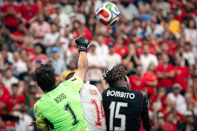 July 3, 2026, Houston, Texas, USA: Morocco goalkeeper YASSINE BOUNOU (1) during the Round of 16 match between Morocco and Canada at the FIFA World Cup, WM, Weltmeisterschaft, Fussball 2026 at Houston Stadium in Houston, Texas, Saturday, July 4, 2026. Morocco Defeats Co-Host Canada 3-0 To Reach World Cup Quarterfinals  - ZUMAp213 20260703_znp_p213_003 Copyright: xLynnxPenningtonx