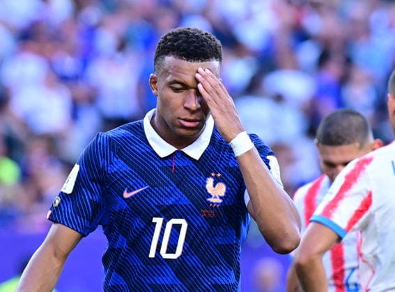 Paraguay v France - FIFA World Cup, WM, Weltmeisterschaft, Fussball 2026 - Round of 16 PHILADELPHIA, UNITED STATES - JULY 04: Kylian Mbappe (10) of France reacts during the 2026 FIFA World Cup Round of 16 match between Paraguay and France at Lincoln Financial Field (Philadelphia Stadium) in Philadelphia, Pennsylvania, United States on July 04, 2026. Abdulhamid Hosbas Anadolu Pennsylvania United States. Editorial use only. Please get in touch for any other usage.  Copyright: x2026xAnadoluxAbdulhamidxHosbasx