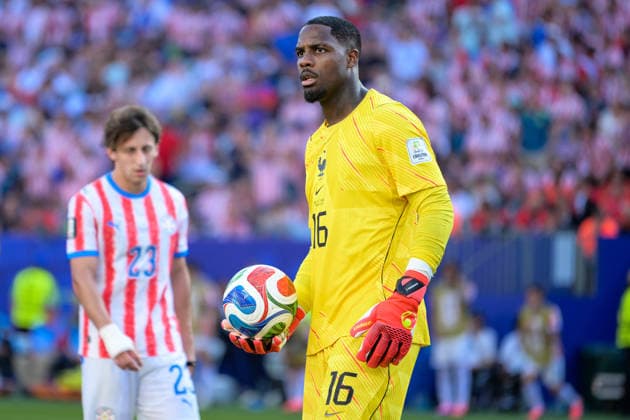 Fußball, WM 2026, 20260704, Paraguay - Frankreich. Im Bild Torwart Mike MAIGNAN (Frankreich, 16). Philadelphia Philadelphia Stadium Pennsylvania Vereinigte Staaten von Amerika *** Soccer, 2026 World Cup, 20260704, Paraguay vs. France. Pictured: France goalkeeper Mike MAIGNAN, No. 16, at Philadelphia Stadium in Philadelphia, Pennsylvania, United States of America Copyright: Passion2Press MarkusxFischerx
