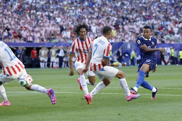 PHILADELPHIA - Kylian Mbappe of France shoots during the 2026 FIFA World Cup, WM, Weltmeisterschaft, Fussball round of 16 match between Paraguay and France at the Philadelphia Stadium on July 4, 2026, in Philadelphia, United States. MAURICE VAN STEEN ANP FIFA World Cup 2026 - round of 16 2026 xVIxANPxSportx xMauricexvanxSteenxIVx 562821398 originalFilename: 562821398.jpg
