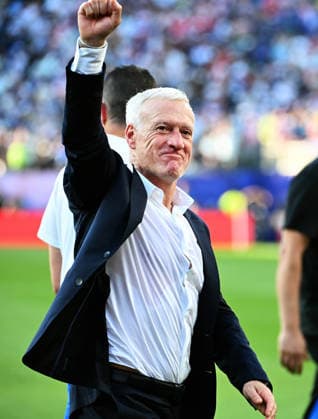 Fussball, Länderspiel, Herren, FIFA World Cup, WM, Weltmeisterschaft, Fussball 2026, Fussball-Weltmeisterschaft, USA, Achtelfinale, Lincoln Financial Field, Philadelphia: Paraguay - Frankreich 0:1; Nationaltrainer Didier Deschamps (FRA) nach Spielende. Jubel, Freude, Aktion. *** Soccer, International Match, Men s, 2026 FIFA World Cup, Soccer World Cup, USA, Round of 16, Lincoln Financial Field, Philadelphia, Paraguay vs. France 0–1, National Team Coach Didier Deschamps (FRA) after the game: celebration, joy, action