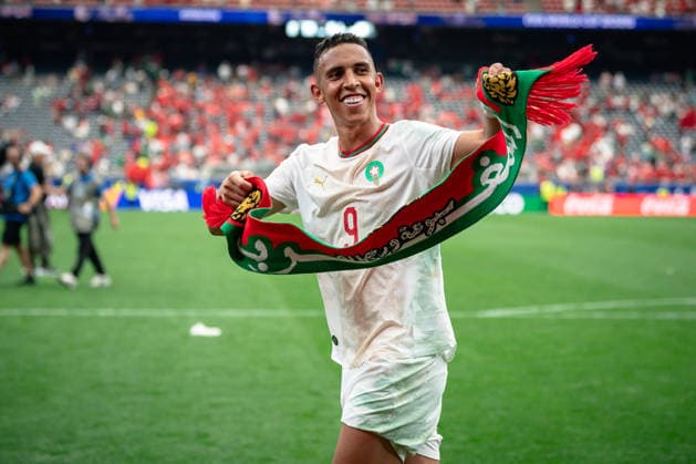 July 4, 2026, Houston, Texas, USA: Morocco forward SOUFIANE RAHIMI (9) celebrates with fans after the Round of 16 match between Morocco and Canada at the FIFA World Cup, WM, Weltmeisterschaft, Fussball 2026 at Houston Stadium in Houston, Texas, on Saturday, July 4, 2026. Morocco defeated Canada 3-0. Morocco Defeats Co-Host Canada 3-0 To Reach World Cup Quarterfinals  - ZUMAp213 20260704_znp_p213_026 Copyright: xLynnxPenningtonx