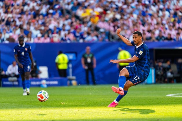 William Saliba seen during FIFA World Cup, WM, Weltmeisterschaft, Fussball WM, Weltmeisterschaft, Fussball 2026 Round of 16 game between national teams of Paraguay and France (Edmund Wong Ball Raw Images) Philadelphia Philadelphia Stadium USA Copyright: xEdmundxWongx EW_FRAvPAR-094