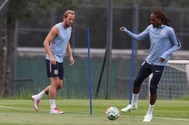FIFA World Cup, WM, Weltmeisterschaft, Fussball 2026 - England trainign session Harry Kane (L) and Djed Spence of England takes part in a training session in Mexico City, Mexico, 04 July 2026. MEXICO CITY Mexico  Copyright: xALEXxCRUZx
