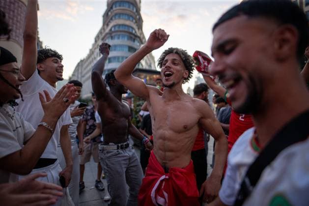 Morocco celebrationMoroccan Fans Celebrate World Cup Victory in Madrid Madrid MADRID, SPAIN JULY 4, 2026: Supporters of the Moroccan national football team celebrate Morocco™s 3 0 victory over Canada in the FIFA World Cup, WM, Weltmeisterschaft, Fussball 2026 Round of 16. Fans gathered in central Madrid waving Moroccan flags and celebrating the team s qualification for the quarterfinals. MADRID MADRID Spain Copyright: x xC.xCarvajalx xJNAxPressx