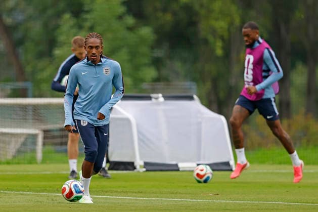 July 4, 2026, Mexico City, Mexico: Djed Spence of the England controls the ball during the training session one day ahead of the FIFA World Cup, WM, Weltmeisterschaft, Fussball 2026 round of 16 match between Mexico and England at Pumas La Cantera training center on July 04, 2026 in Mexico City, Mexico. Photo: DiaEsportivo Mexico City Mexico - ZUMAh208 20260704_zsp_h208_071 Copyright: xHeulerxAndreyx