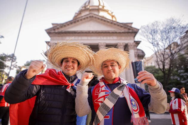 Paraguay football team supporters in Asuncion watch FIFA World Cup, WM, Weltmeisterschaft, Fussball 2026 - Round of 16 ASUNCION, PARAGUAY – JULY 4: Paraguay national football team supporters await the start of the game against France at the streets of Downtown Asuncion during the FIFA World Cup Round of 16, in Asuncion, Paraguay, on July 4, 2026. Nathalia Aguilar Anadolu Asuncion Paraguay. Editorial use only. Please get in touch for any other usage.  Copyright: x2026xAnadoluxNathaliaxAguilarx