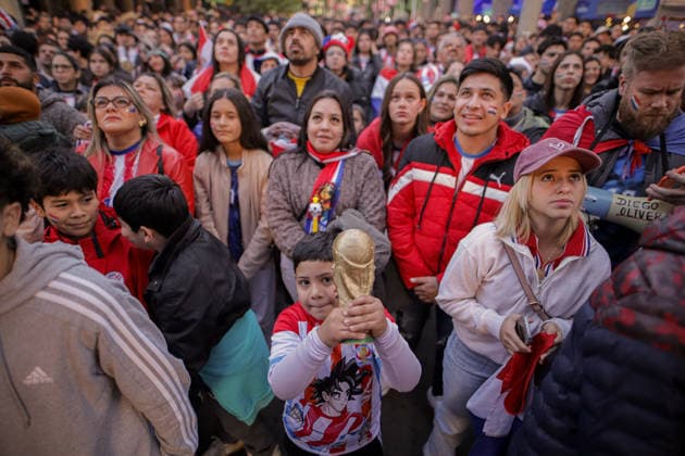 Paraguay football team supporters in Asuncion watch FIFA World Cup, WM, Weltmeisterschaft, Fussball 2026 - Round of 16 ASUNCION, PARAGUAY – JULY 4: A Paraguayan boy holds a World Cup trophy during the game against France at the streets of Downtown Asuncion during the FIFA World Cup Round of 16, in Asuncion, Paraguay, on July 4, 2026. Nathalia Aguilar Anadolu Asuncion Paraguay. Editorial use only. Please get in touch for any other usage.  Copyright: x2026xAnadoluxNathaliaxAguilarx