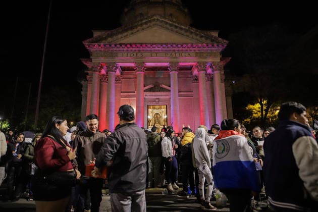 Paraguay football team supporters in Asuncion watch FIFA World Cup, WM, Weltmeisterschaft, Fussball 2026 - Round of 16 ASUNCION, PARAGUAY – JULY 4: Paraguay national football team supporters stand in front of the Pantheon of Heroes after France s victory in downtown Asuncion during the FIFA World Cup Round of 16, in Asuncion, Paraguay, on July 4, 2026. Nathalia Aguilar Anadolu Asuncion Paraguay. Editorial use only. Please get in touch for any other usage.  Copyright: x2026xAnadoluxNathaliaxAguilarx