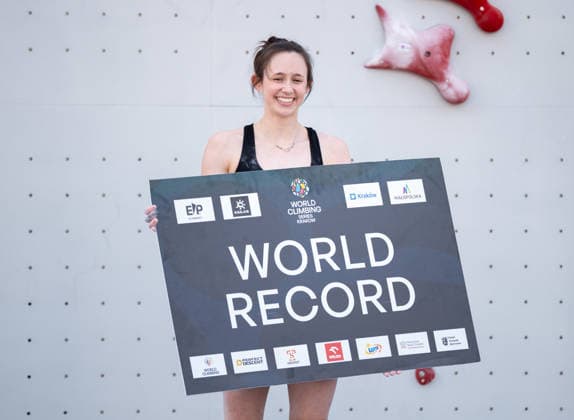 Climbing, Speed Climbing, World Climbing Series in Kraków, Emma Hunt sets a world record of 5.99 seconds