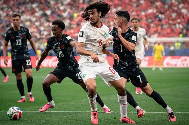 July 4, 2026, Houston, Texas, USA: Morocco midfielder AYYOUB BOUADDI (6) and Canada midfielder STEPHEN EUSTAQUIO (7) during the Round of 16 match between Morocco and Canada at the FIFA World Cup, WM, Weltmeisterschaft, Fussball 2026 at Houston Stadium in Houston, Texas, on Saturday, July 4, 2026. Morocco defeated Canada 3-0. World Cup 2026: RD 16: Morocco 3:0 Canada  - ZUMAp213 20260704_znp_p213_037 Copyright: xLynnxPenningtonx
