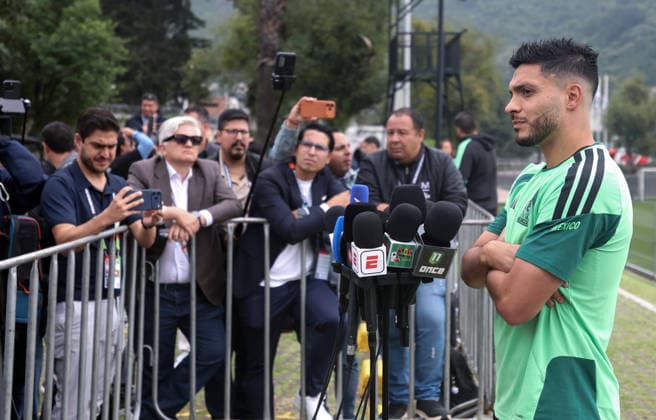 (260705) -- MEXICO CITY, July 5, 2026 -- Raul Jimenez (front) of Mexico receives an interview ahead of the round of 16 match between Mexico and England at the 2026 FIFA World Cup, WM, Weltmeisterschaft, Fussball in Mexico City, Mexico, July 4, 2026. (Photo by Xinhua) (SP)MEXICO-MEXICO CITY-FOOTBALL-FIFA WORLD CUP-TRAINING-MEXICO FranciscoxCanedo 