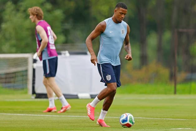 RECORD DATE NOT STATED 4th July 2026; Pumas La Cantera training center, Mexico City, Mexico; FIFA World Cup, WM, Weltmeisterschaft, Fussball Football, England Training Session; Ezri Konsa of the England controls the ball HeulerxAndrey DiaEsportivo