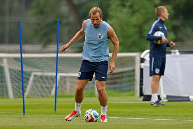 RECORD DATE NOT STATED 4th July 2026; Pumas La Cantera training center, Mexico City, Mexico; FIFA World Cup, WM, Weltmeisterschaft, Fussball Football, England Training Session; Harry Kane of the England controls the ball HeulerxAndrey DiaEsportivo