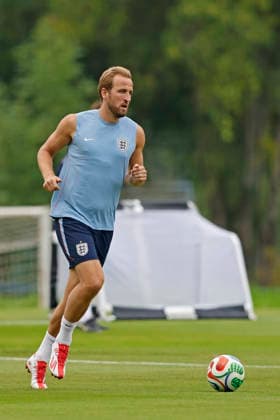 RECORD DATE NOT STATED 4th July 2026; Pumas La Cantera training center, Mexico City, Mexico; FIFA World Cup, WM, Weltmeisterschaft, Fussball Football, England Training Session; Harry Kane of the England controls the ball HeulerxAndrey DiaEsportivo