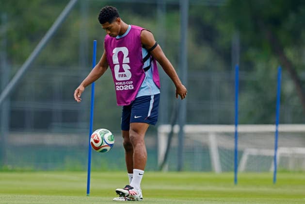 RECORD DATE NOT STATED 4th July 2026; Pumas La Cantera training center, Mexico City, Mexico; FIFA World Cup, WM, Weltmeisterschaft, Fussball Football, England Training Session; Jude Bellingham of the England controls the ball HeulerxAndrey DiaEsportivo