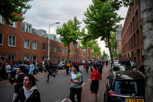 July 4, 2026, Den Haag, South Holland, Netherlands: 4 July 2026, The Hague, the Netherlands. Fans flee Dutch riot police. Morocco fans celebrate in the Schilderswijk neighbourhood of The Hague, after Morocco defeated Canada 3-0 in the FIFA World Cup, WM, Weltmeisterschaft, Fussball 2026 Round of 16 to advance to the quarter-finals. Fans Celebrate Morocco Win At The World Cup.  - ZUMAp202 0860756364st Copyright: xJamesxPetermeierx