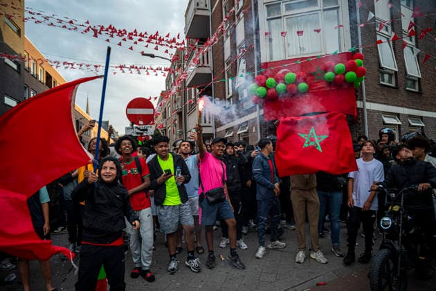 July 4, 2026, Den Haag, South Holland, Netherlands: 4 July 2026, The Hague, the Netherlands. Morocco fans celebrate in the Schilderswijk neighbourhood of The Hague, after Morocco defeated Canada 3-0 in the FIFA World Cup, WM, Weltmeisterschaft, Fussball 2026 Round of 16 to advance to the quarter-finals. Fans Celebrate Morocco Win At The World Cup.  - ZUMAp202 0860756387st Copyright: xJamesxPetermeierx