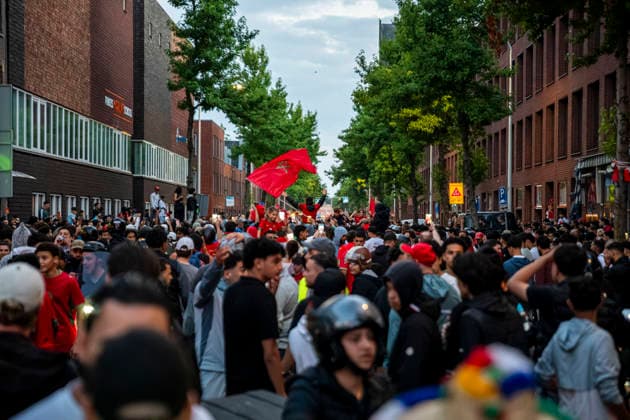 July 4, 2026, Den Haag, South Holland, Netherlands: 4 July 2026, The Hague, the Netherlands. Morocco fans celebrate in the Schilderswijk neighbourhood of The Hague, after Morocco defeated Canada 3-0 in the FIFA World Cup, WM, Weltmeisterschaft, Fussball 2026 Round of 16 to advance to the quarter-finals. Fans Celebrate Morocco Win At The World Cup.  - ZUMAp202 0860756457st Copyright: xJamesxPetermeierx
