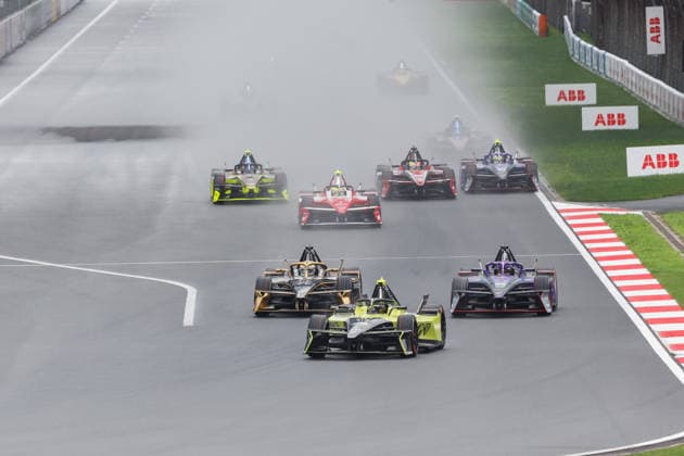 2026 FORMULA E SHANGHAI ePRIX 28 DRUGOVICH Felipe (bra), Andretti Formula E, Porsche 99X Electric, action, 77 BARNARD Taylor (gbr), DS Penske, DS E-Tense FE25, action, 94 WEHRLEIN Pascal (ger), Porsche Formula E Team, Porsche 99X Electric, action, depart, start, during the Shanghai ePrix, 12th and 13th round of the 2025-26 ABB FIA Formula E World Championship, WM, Weltmeisterschaft on the Shanghai International Circuit from July 3 to 5, 2026 in Shanghai, China - ShanghaiChina  Copyright: xFREDERICxLExFLOCxHx