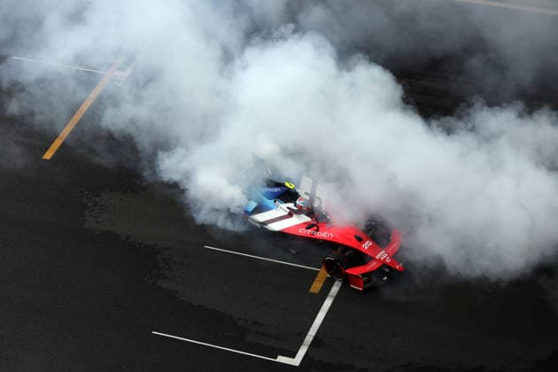 Jean Eric- Vergne (FRA) Citreon beim Burn out und umgeben von Rauch eines Konkurenten, der ebenfalls seine Reifen aufgewärmt hat Startaufstellung zu Rennen 2, FIA Formel E Weltmeisterschaft Saison 12, Shanghai E- Prix, China, 05.07.2026, Shanghai International Circuit, *** Jean Eric Vergne (FRA) in a Citroën, experiencing a burnout and surrounded by smoke from a competitor who was also warming up his tires. Starting grid for Race 2, FIA Formula E World Championship Season 12, Shanghai E-Prix, China, July 5, 2026, Shanghai International Circuit,