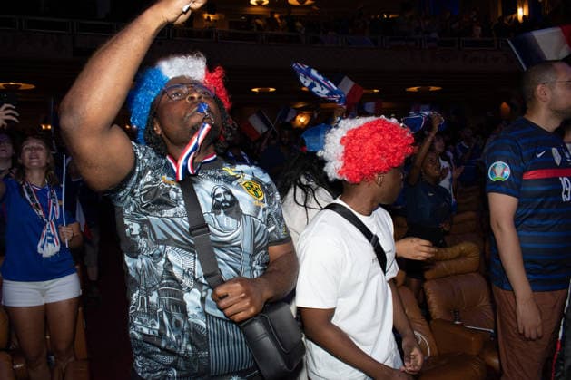 FIFA World Cup, WM, Weltmeisterschaft, Fussball 2026 - France v Paraguay - Fans At The Grand Rex The Grand Rex projection of the France-Paraguay match during the Football World Cup 2026 in Paris, France on July 5, 2026. Photo by Leo Malon ABACAPRESS.COM Paris France  Copyright: xLeoxMalon ABACAx