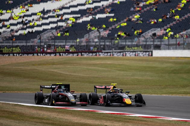 AUTO - FORMULA 3 2026 - SILVERSTONE 11 GLADYSZ Maciej (pol), ART Grand Prix, Dallara F3 2025, action 24 McLAUGHLIN Fionn (irl), Hitech TGR, Dallara F3 2025, action during the 5th round of the 2026 FIA Formula 3 Championship from July 3 to 5, 2026 on the Silverstone Circuit, in Silverstone, United Kingdom - SilverstoneUnited Kingdom  Copyright: xALBERTOxVIMERCATIx