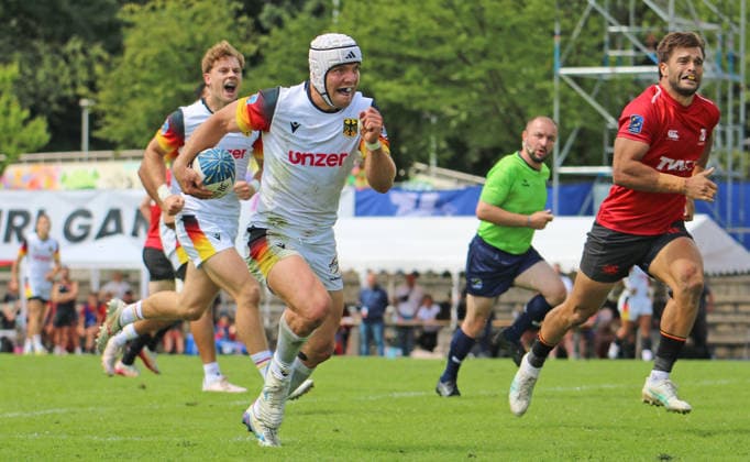 EM im 7er-Rugby in Hamburg: Felix Hufnagel sorgte beim Halbfinalsieg der deutschen Männer gegen Belgien für alle Punkte. *** Rugby Sevens European Championship in Hamburg: Felix Hufnagel scored all the points in the German men s semifinal victory over Belgium