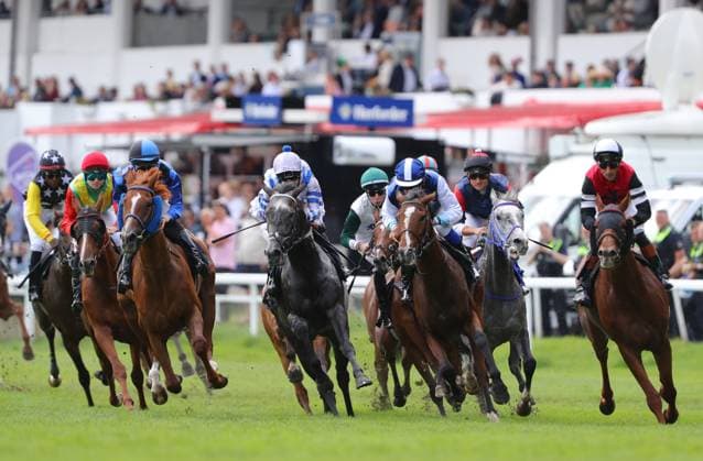 05.07.2026, GER,Reitsport, Rennen 3 World Pool - NEO LIVING Cup , Derby Meeting Hamburg - Galopprennen, Hamburger Renn-Club e.V., Galopprennbahn Hamburg Horn, Hamburg Feature Impressionen erste Kurve mit dem kompletten Feld des Rennen 3 World Pool - NEO LIVING Cup Sieger Ally McMagic ( 06) geritten von Alexander Pietsch *** July 5, 2026, GER, Equestrian Sports, Race 3 World Pool NEO LIVING Cup, Hamburg Derby Meeting, Hamburg Racing Club e.V., Hamburg Horn Racetrack, Hamburg Feature: Highlights from the first turn with the entire field of Race 3, the World Pool NEO LIVING Cup; winner Ally McMagic 06, ridden by Alexander Pietsch nordphotoxGmbHx xTauchnitz nph00059