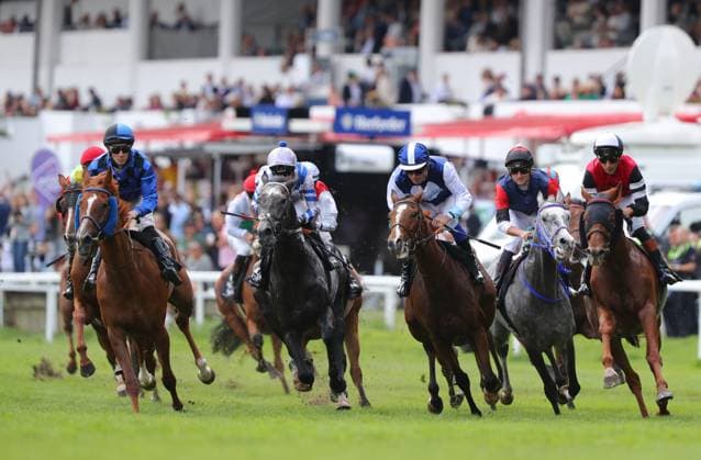 05.07.2026, GER,Reitsport, Rennen 3 World Pool - NEO LIVING Cup , Derby Meeting Hamburg - Galopprennen, Hamburger Renn-Club e.V., Galopprennbahn Hamburg Horn, Hamburg Feature Impressionen erste Kurve mit dem kompletten Feld des Rennen 3 World Pool - NEO LIVING Cup Sieger Ally McMagic ( 06) geritten von Alexander Pietsch *** July 5, 2026, GER, Equestrian Sports, Race 3 World Pool NEO LIVING Cup, Hamburg Derby Meeting, Hamburg Racing Club e.V., Hamburg Horn Racetrack, Hamburg Feature: Highlights from the first turn with the entire field of Race 3, the World Pool NEO LIVING Cup; winner Ally McMagic 06, ridden by Alexander Pietsch nordphotoxGmbHx xTauchnitz nph00059