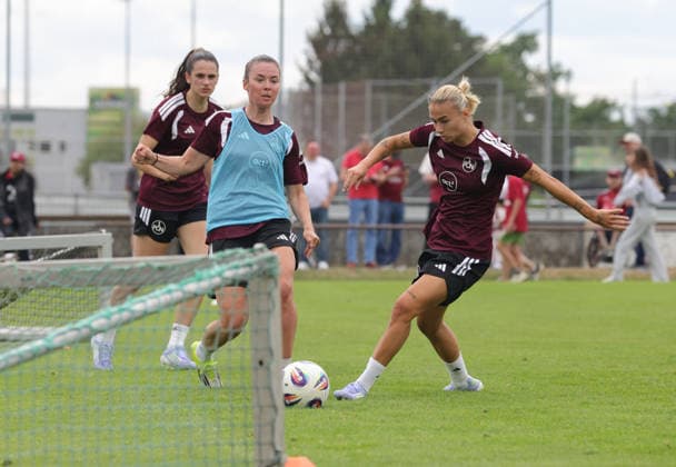 05.07.2026 - Fussball - 1. Frauen - Fussball - Bundesliga - Saison 2026 2027 - 1. FC Nürnberg Nuernberg FCN ( Club ) - Training Trainingsauftakt Saisonauftakt - Sportfoto Zink DaMa - xdaxma - Julia Pollak (22, 1. FC Nürnberg FCN ) Louna Lapassouse (99, 1. FC Nürnberg FCN ) *** July 5, 2026 Soccer Women s Soccer Bundesliga 2026–2027 Season 1 FC Nuremberg FCN Club Training First Training Session Start of the Season Sports Photo Zink DaMa xdaxma Julia Pollak 22, 1 FC Nuremberg FCN Louna Lapassouse 99, 1 FC Nuremberg FCN