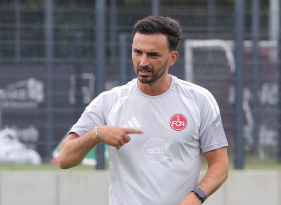 05.07.2026 - Fussball - 1. Frauen - Fussball - Bundesliga - Saison 2026 2027 - 1. FC Nürnberg Nuernberg FCN ( Club ) - Training Trainingsauftakt Saisonauftakt - Sportfoto Zink DaMa - xdaxma - Omar Adlani (Trainer 1. FC Nürnberg FCN ) *** July 5, 2026 Soccer Women s Soccer Bundesliga 2026–2027 Season 1. FC Nürnberg Nuremberg FCN Club Training Start of Training Start of Season Sports Photo Zink DaMa xdaxma Omar Adlani Coach 1. FC Nürnberg FCN