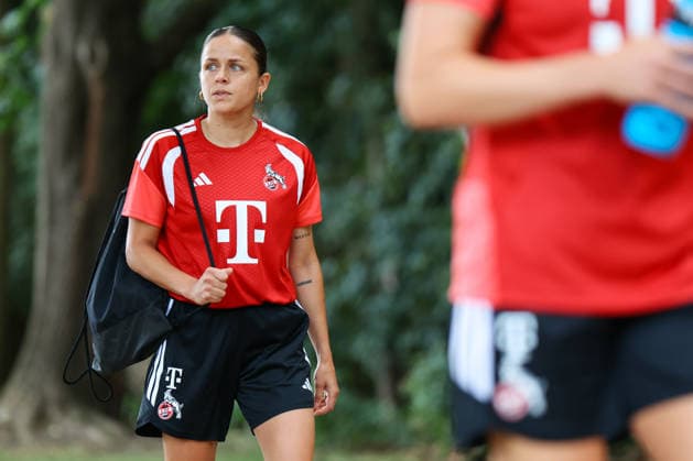 Angebot: 1. FC Köln Frauen, Auftakttraining, 05.07.2026 Laura Feiersinger (1. FC Köln, 27) beim Auftakttraining der Frauen des 1. FC Köln zur Saison 2026 27 der 1. Frauen Fussball Bundesliga, Trainingsgelände am Geißbockheim, Köln, 05.07.2026 DFL DFB regulations prohibit any use of photographs as image sequences and or quasi-video. *** 1 FC Köln Women, Season-Opening Training Session, July 5, 2026 Laura Feiersinger 1 FC Köln, 27 at the opening training session for the 1 FC Köln women’s team for the 2026–27 season of the Women’s Bundesliga, training grounds at Geißbockheim, Cologne, July 5, 2026 DFL DFB regulations prohibit any use of photographs as image sequences and or quasi-video Copyright: xBEAUTIFULxSPORTS Freisenx
