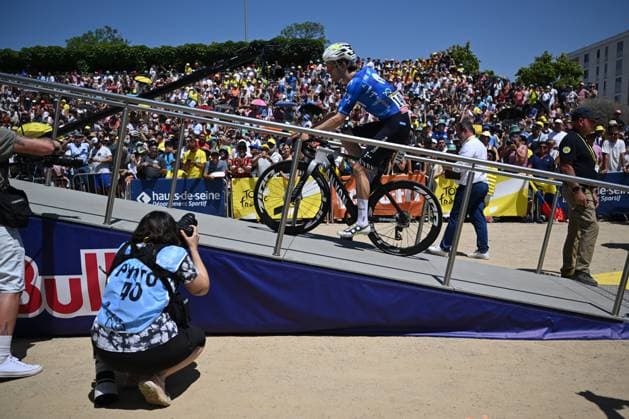 Tour de France 2026 Stage 2 BARCELONA, SPAIN - JULY 05 : Hessmann Michel (GER) of Movistar Team before the start of the race during stage 2 of the 113rd edition of Tour de France an UCI World Tour 2.UWT cycling road race stage for Men Elite of 182 km with start in Tarragona and finish in Barcelona on July 5, 2026 in Barcelona, Spain, 05 07 2026 ( Motordriver Kurt Vandenborre - Barcelona Spain  Copyright: xSzymonxGruchalskix