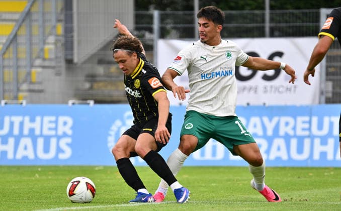 05.07.2026 - Fussball - Saison 2026 2027 - Testspiel Freundschaftsspiel - SpVgg Bayreuth - SpVgg Greuther Fürth ( Kleeblatt ) - - Sportfoto Zink - xwoxzix - regulations prohibit any use of photographs as image sequences and or quasi-video - only for editorial use - Marlon Fries (7, SpVgg Bayreuth ) Aaron Keller (11, SpVgg Greuther Fürth ) *** July 5, 2026 Soccer Season 2026–2027 Exhibition Match Friendly Match SpVgg Bayreuth SpVgg Greuther Fürth Kleeblatt Sports Photo Zink xwoxzix Regulations prohibit any use of photographs as image sequences and or quasi-video; for editorial use only. Marlon Fries 7, SpVgg Bayreuth; Aaron Keller 11, SpVgg Greuther Fürth