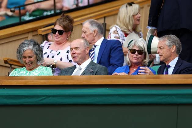 Clive Woodward and Jayne Woodward in the Royal Box on Centre Court Wimbledon Tennis Championships, Day 7, The All England Lawn Tennis and Croquet Club, London, UK - 05 Jul 2026London The All England Lawn Tennis and United Kingdom  Copyright: xKieranxMcManus Shutterstockx 16976813e