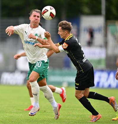 05.07.2026 - Fussball - Saison 2026 2027 - Testspiel Freundschaftsspiel - SpVgg Bayreuth - SpVgg Greuther Fürth ( Kleeblatt ) - - Sportfoto Zink - xwoxzix - regulations prohibit any use of photographs as image sequences and or quasi-video - only for editorial use - Felix Klaus (30, SpVgg Greuther Fürth ) Dennis Lippert (3, SpVgg Bayreuth ) *** July 5, 2026 Soccer Season 2026–2027 Exhibition Match Friendly Match SpVgg Bayreuth SpVgg Greuther Fürth Kleeblatt Sports Photo Zink xwoxzix Regulations prohibit any use of photographs as image sequences and or quasi-video; for editorial use only. Felix Klaus 30, SpVgg Greuther Fürth; Dennis Lippert 3, SpVgg Bayreuth