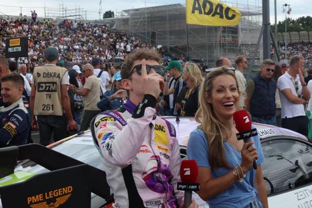 Nürnberg, Deutschland 03. - 05. Juli 2026: DTM - 2026 - Norisring - Sonntag Rennen 2 Im Bild: Finn Wiebelhaus (GER 64) mit Andrea Kaiser blicken in den dunklen Himmel Norisring Bayern *** Nuremberg, Germany, July 3–5, 2026, DTM 2026 Norisring, Sunday, Race 2. Pictured: Finn Wiebelhaus (GER 64) and Andrea Kaiser looking up at the dark sky at the Norisring in Bavaria. Copyright: xFotostandx xFabianxWernerx